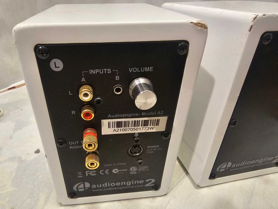 Defect Audioengine model A2