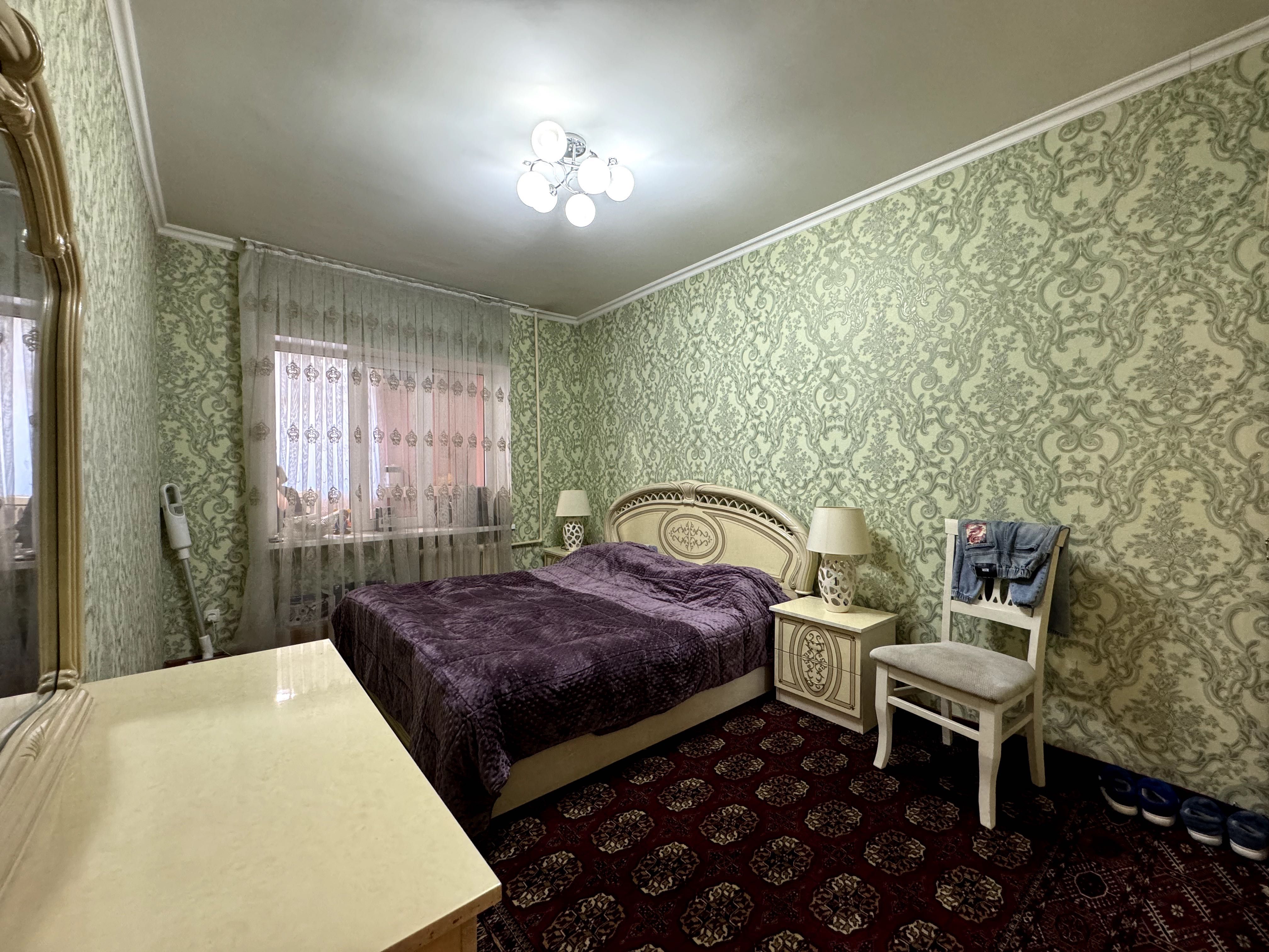 Продаётся 4-х комн квартира 85 м2, кирпич, 1 этаж, Мирабадское РОВД