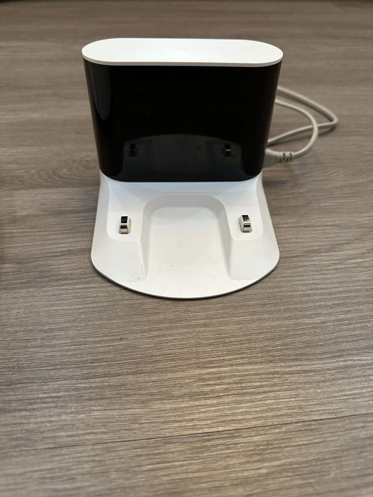Робот пылесос roborock s6 pure, в хорошем состоянии.