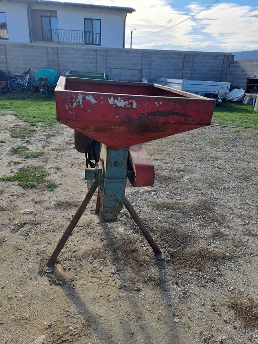 Vând moară Trifazică