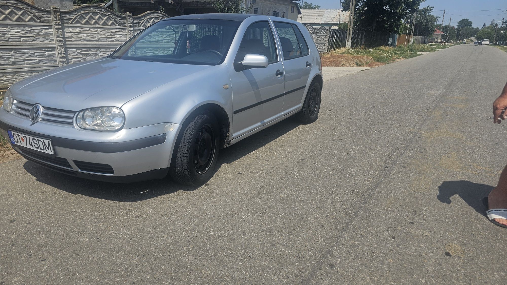 Vând golf 4/1.4/16V