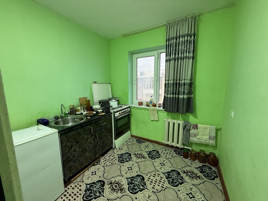 BEZ AGENSTVA 1 xonalik 5-etaj semurgʻ tomonda sherikchi