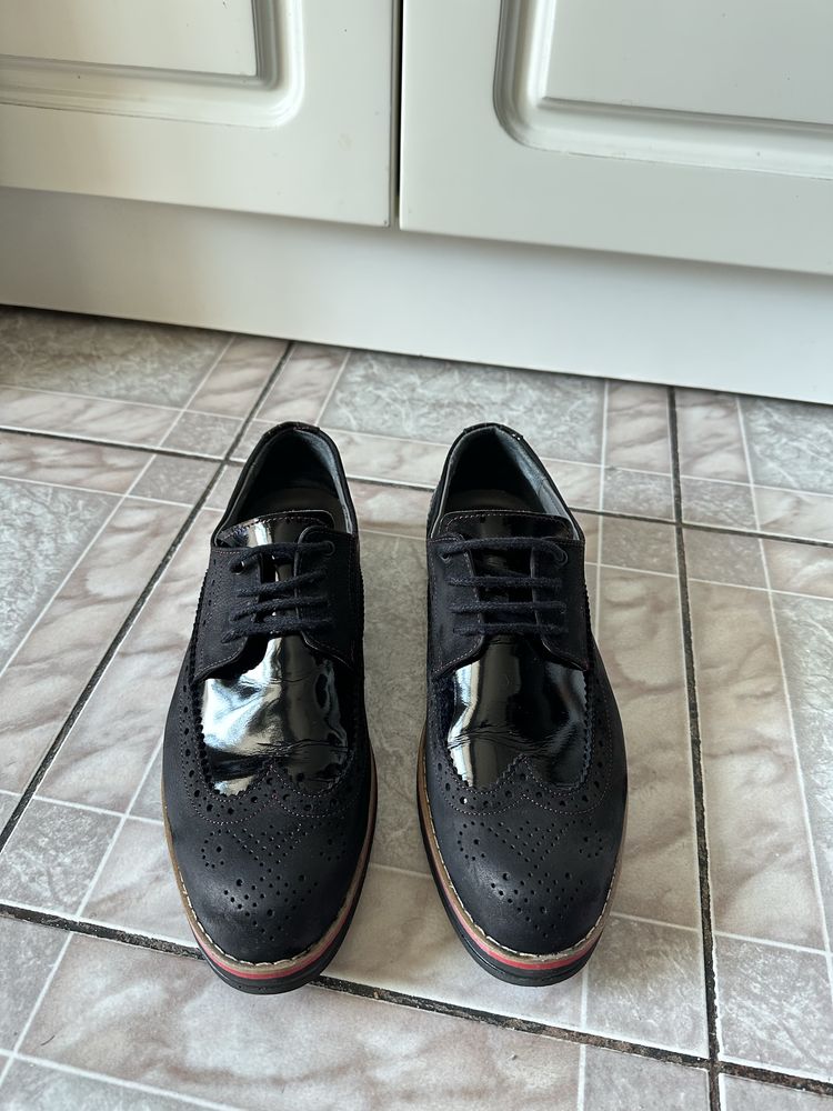 Pantofi deosebiți bărbătesti 41, negru lucios/piele întoarsă