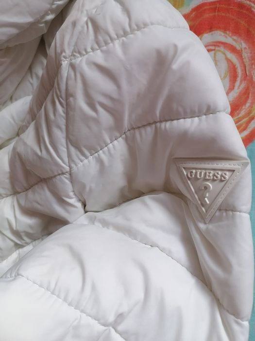 Guess geaca albă XS