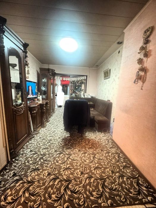 Продается 3/1/5 на массиве Хумоюн не торцевая