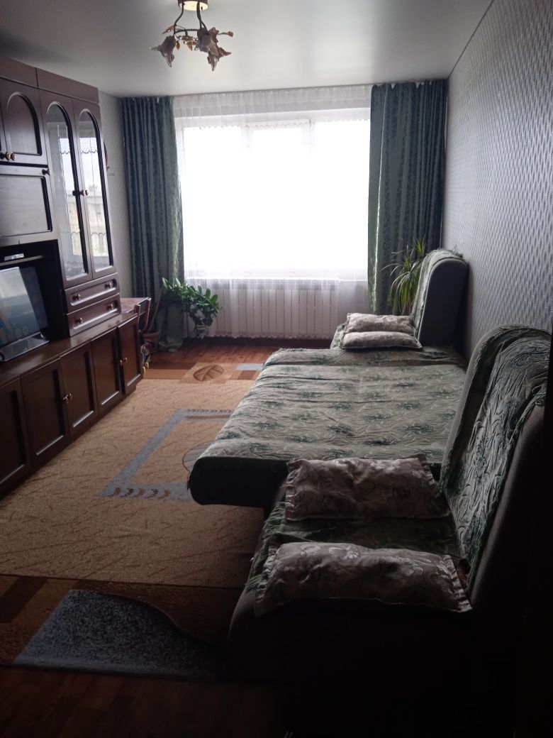 Срочно продам 2-х комнатную квартиру +гараж в п.Усть-Таловка.