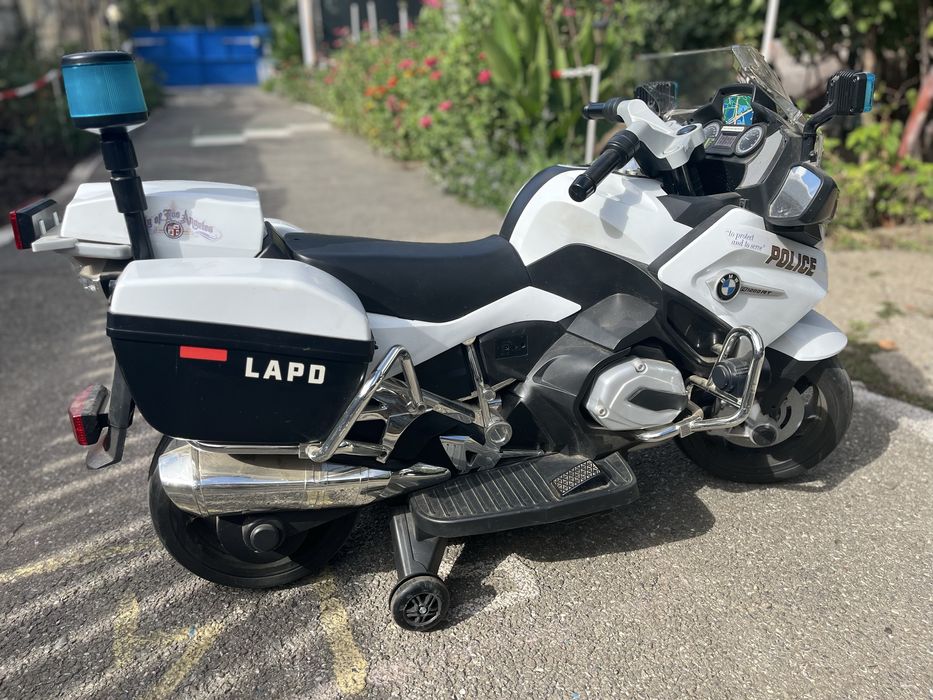 Motocicleta electrica de politie