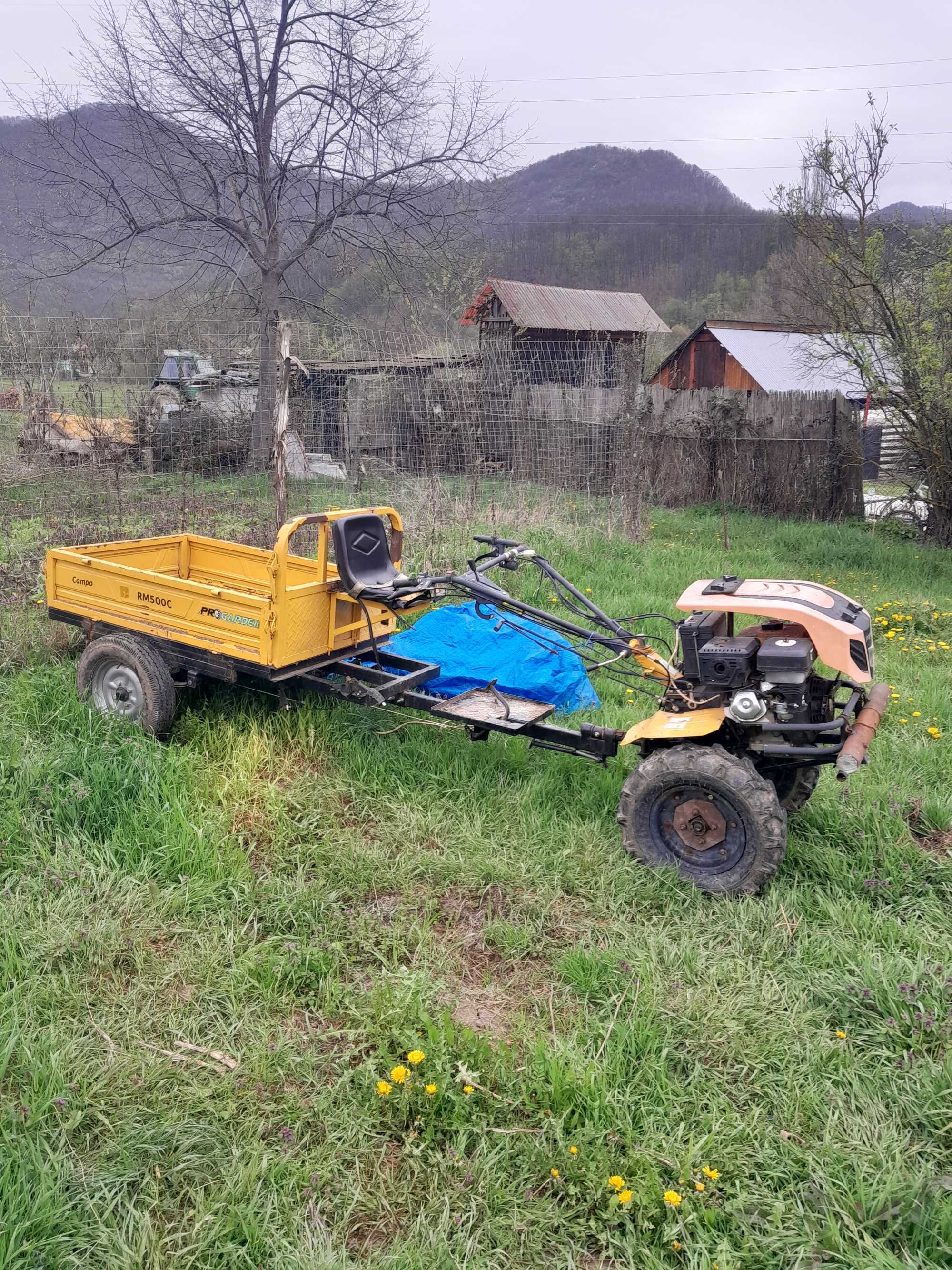 Vand Motocultor cu remorca plus accesori. 18 cp pe benzina.