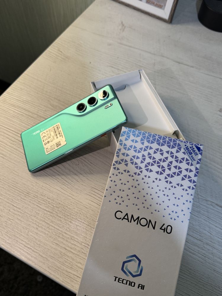 продам техно камон 40 256/16