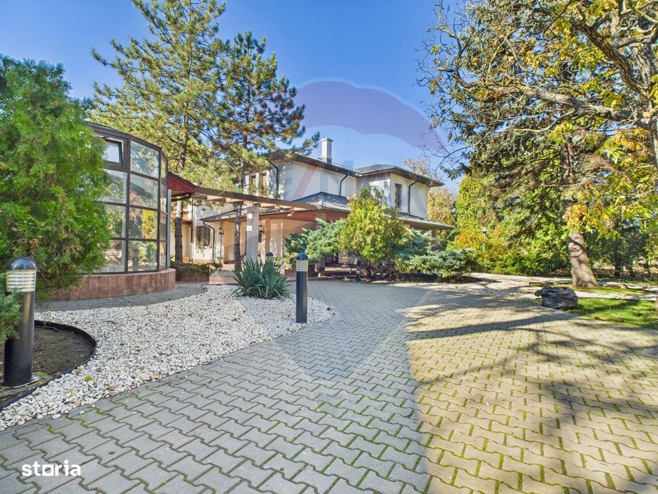 Vilă spectaculoasă în Balotești, curte 5000 mp si piscina interioara