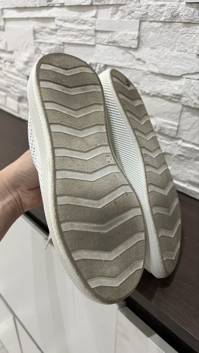 Маратонки от естествена кожа 38 номер