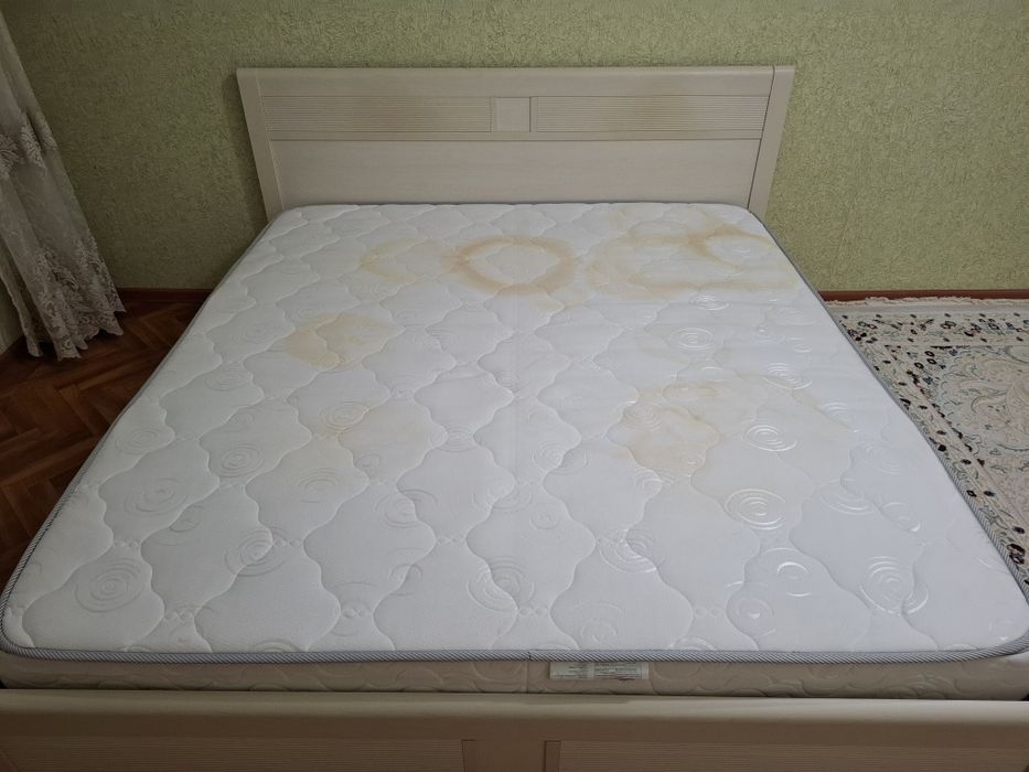 Продаётся двухспальная кровать