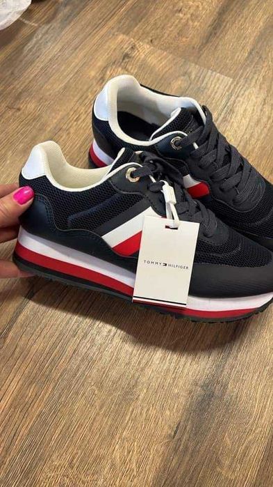 Дамски маратонки Tommy Hilfiger - от 15 до 18.11 - за 90 лв