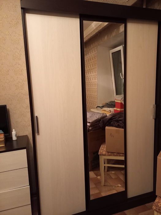 Шкаф.камот.кровоть с двумья тумбочками.