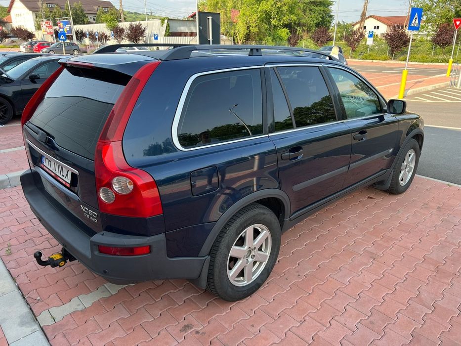 Volvo Xc 90 ---  3950aeuro