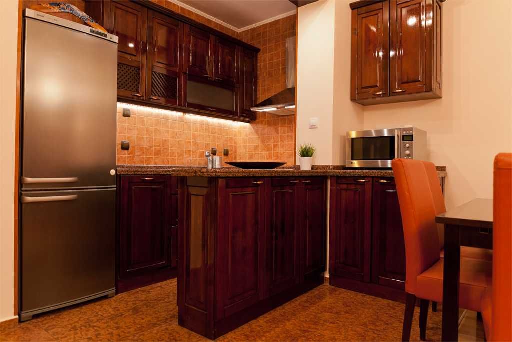 Продавам обзаведен апартамент в затворен комплекс в гр. София