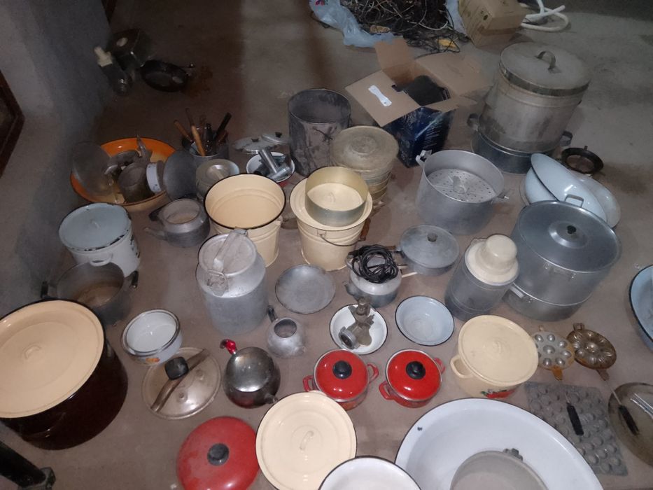 Посуды и  тазик   б у