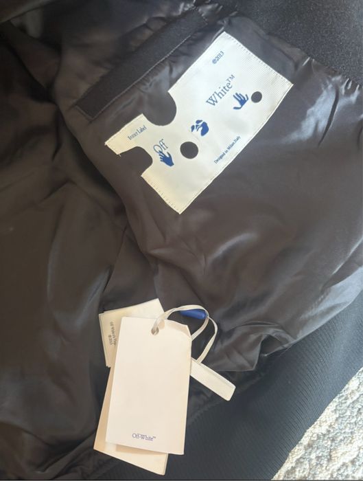 geaca off white still bomber