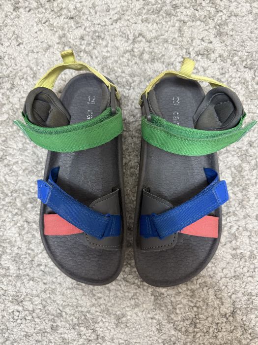 Продаются сандалики Carters