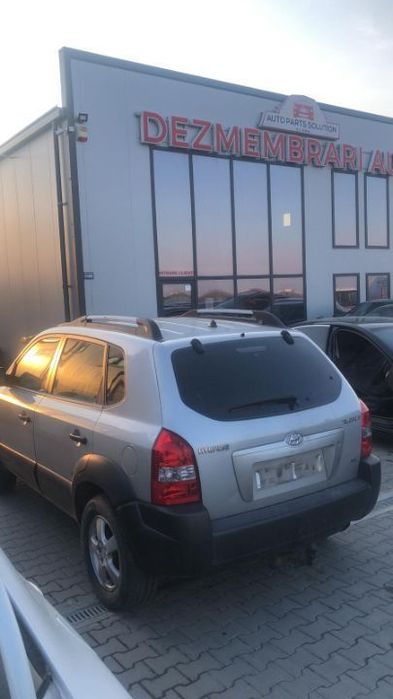 Dezmembram Hyundai Tucson 2.0 benzina  4x2 an fabr 2006