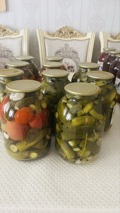 Огурцы, компот сатылады