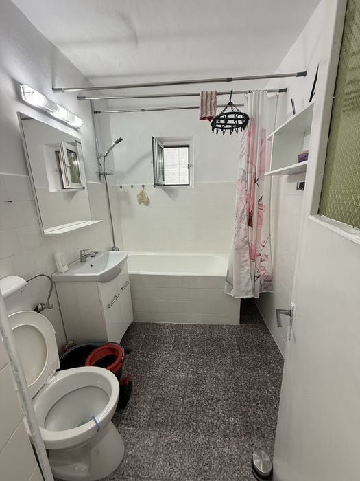 Apartament de închiriat - 3 camere - Ostroveni, Rm. Vâlcea.