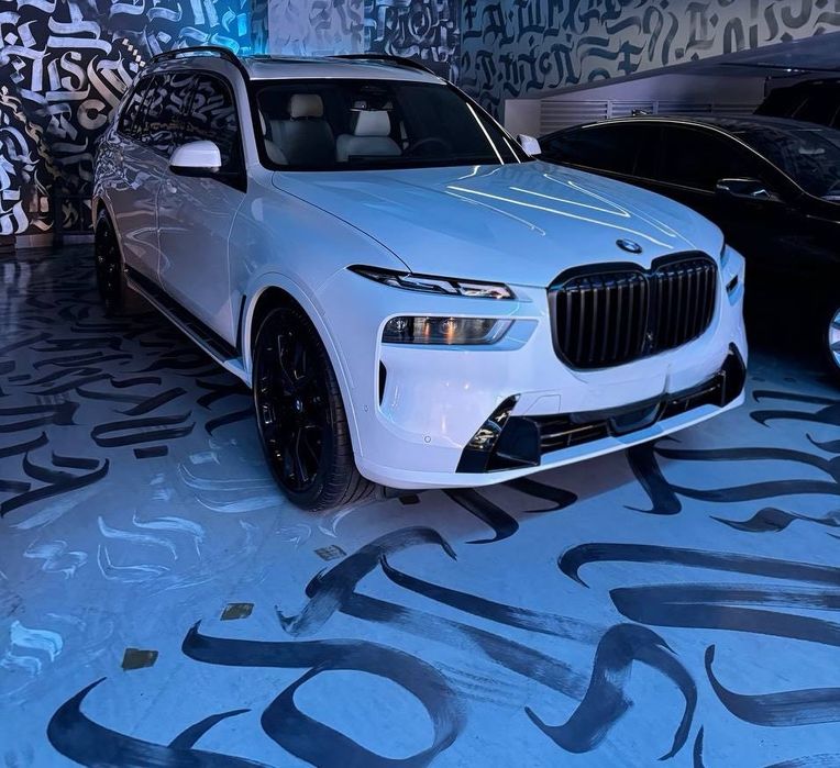 BMW X7 xDrive 40 i 2023 год