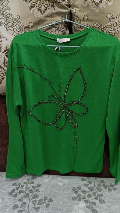 Продам.  кофточку