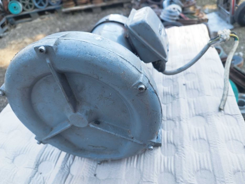 Pompa electrica de aerisit oxigenat lacuri iazuri heleștee