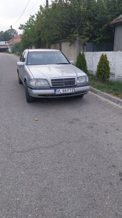 Vând Mercedes Benz
