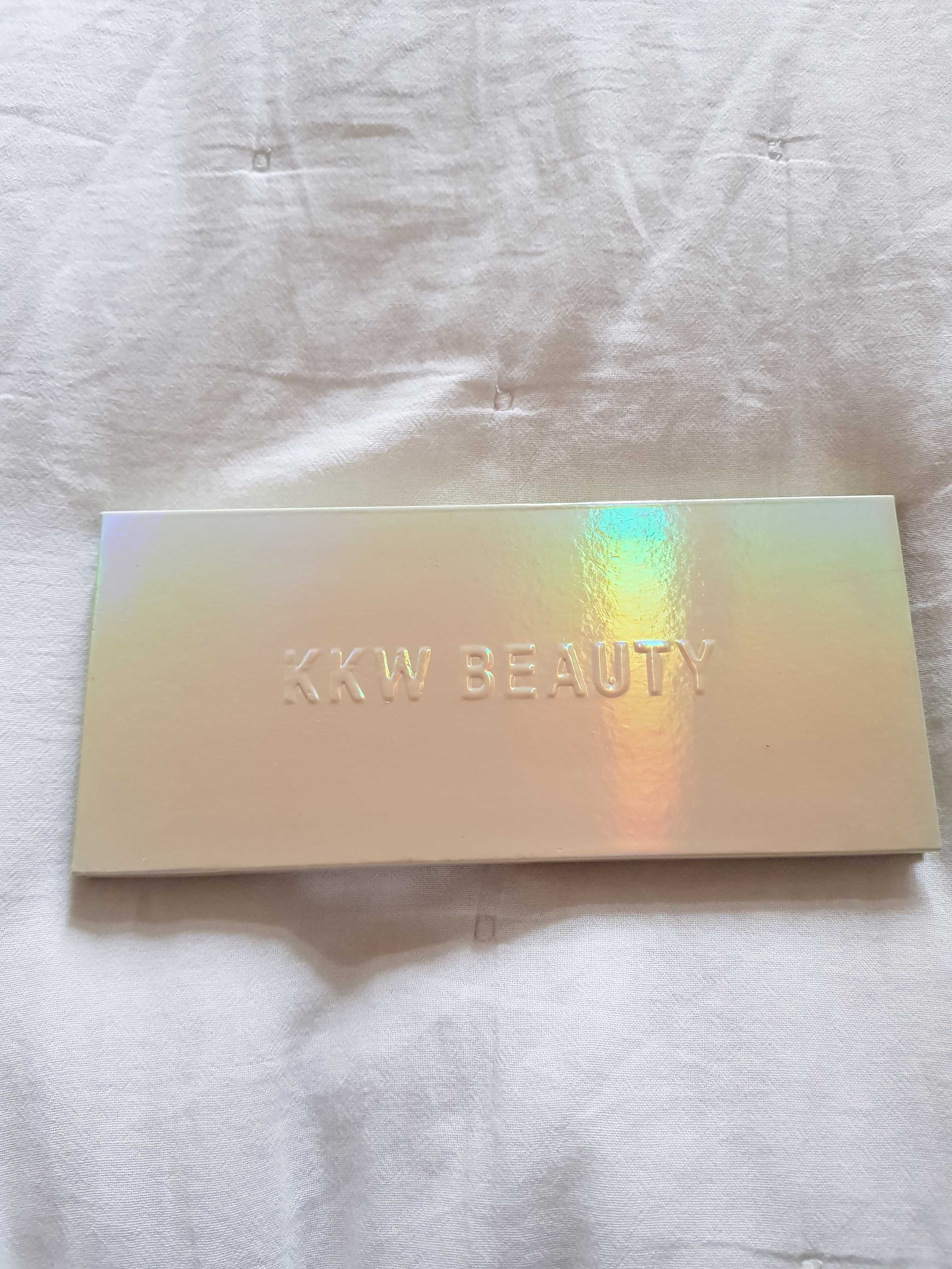 Fard de ploape KKW Beauty (Kim Kardashin West Beauty), like new