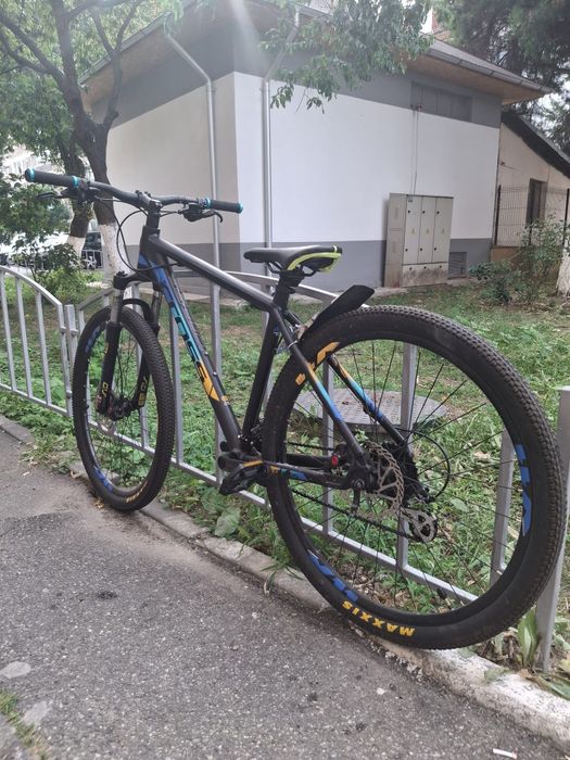 Vând bicicleta Cross