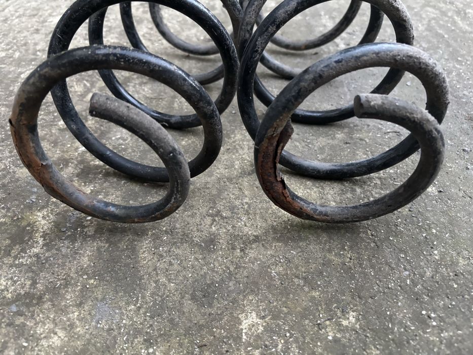 Предни пружини от Голф 6 2.0 тди