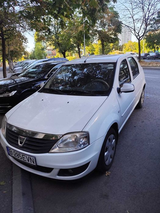 Vând autoturism Dacia Logan