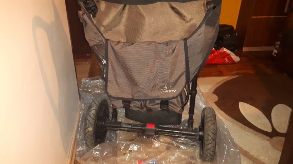 Quinny Speedi бебешката количка