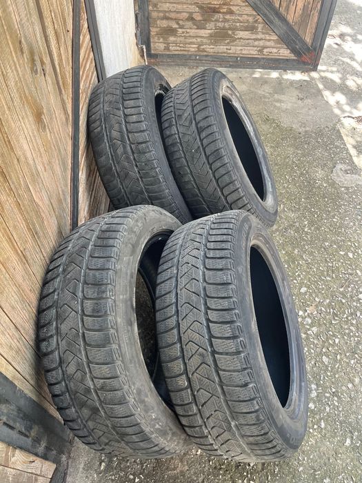 Зимни гуми PIRELLI 225/55/18 DOT 4520