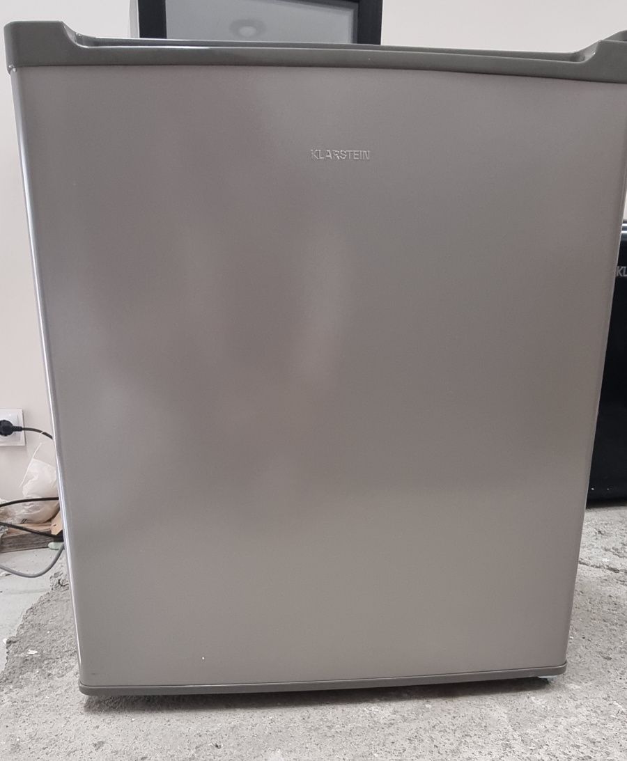 Мини сив хладилник 40L Klarstein