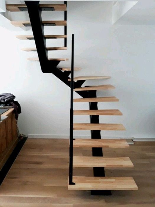 Scari interioare spirala și pe vang central