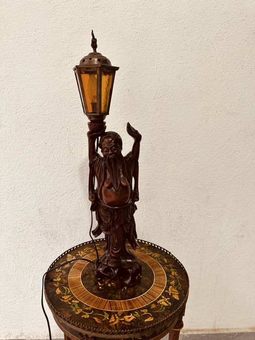 Ръчно резбована дървена лампа – ориенталски стил (ок. 1955–1970 г.)