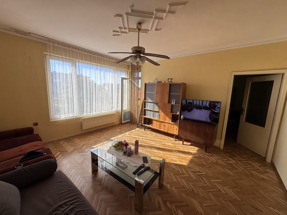 Тристаен апартамент в град Казанлък