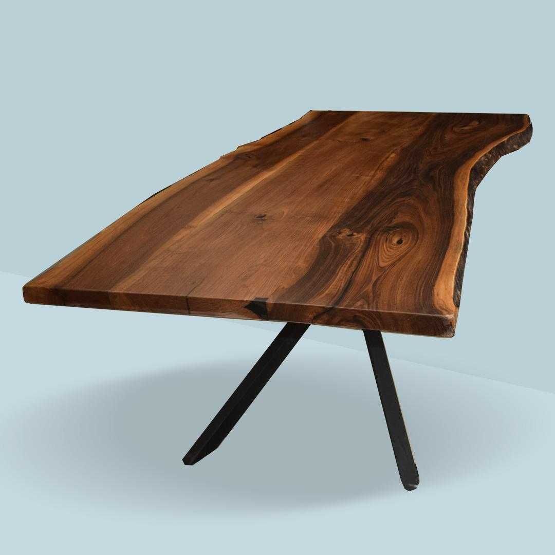 Масивна дървена маса от орех