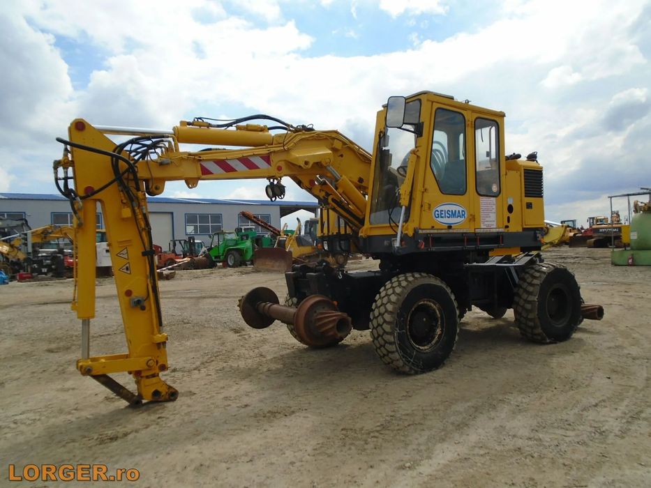 Alta Geismar KGT-V Excavator pe pneuri Geismar KGT-V pentru cale ferata