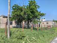 De vânzare  2 hale cu suprafața de 300 mp și 7000 mp teren intravilan