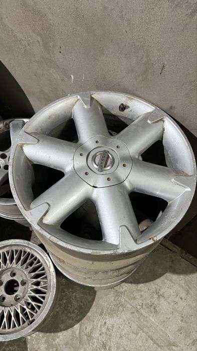 Продаю титанки на Nissan Murano оригинал в идеальном состояний.Пишите