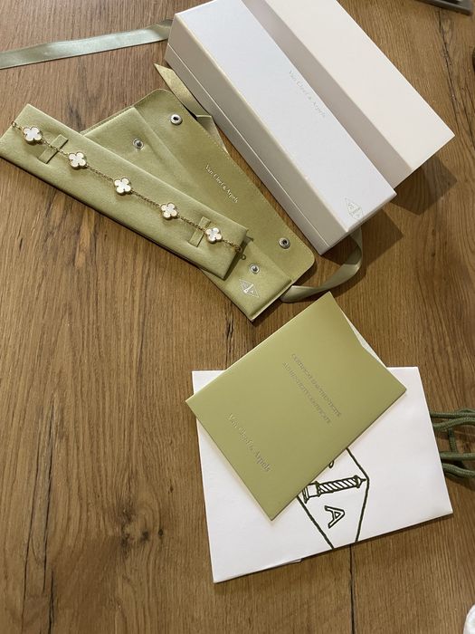 Van Cleef & Arpels - Bratara Gold White