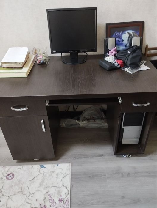 Продам письменный стол