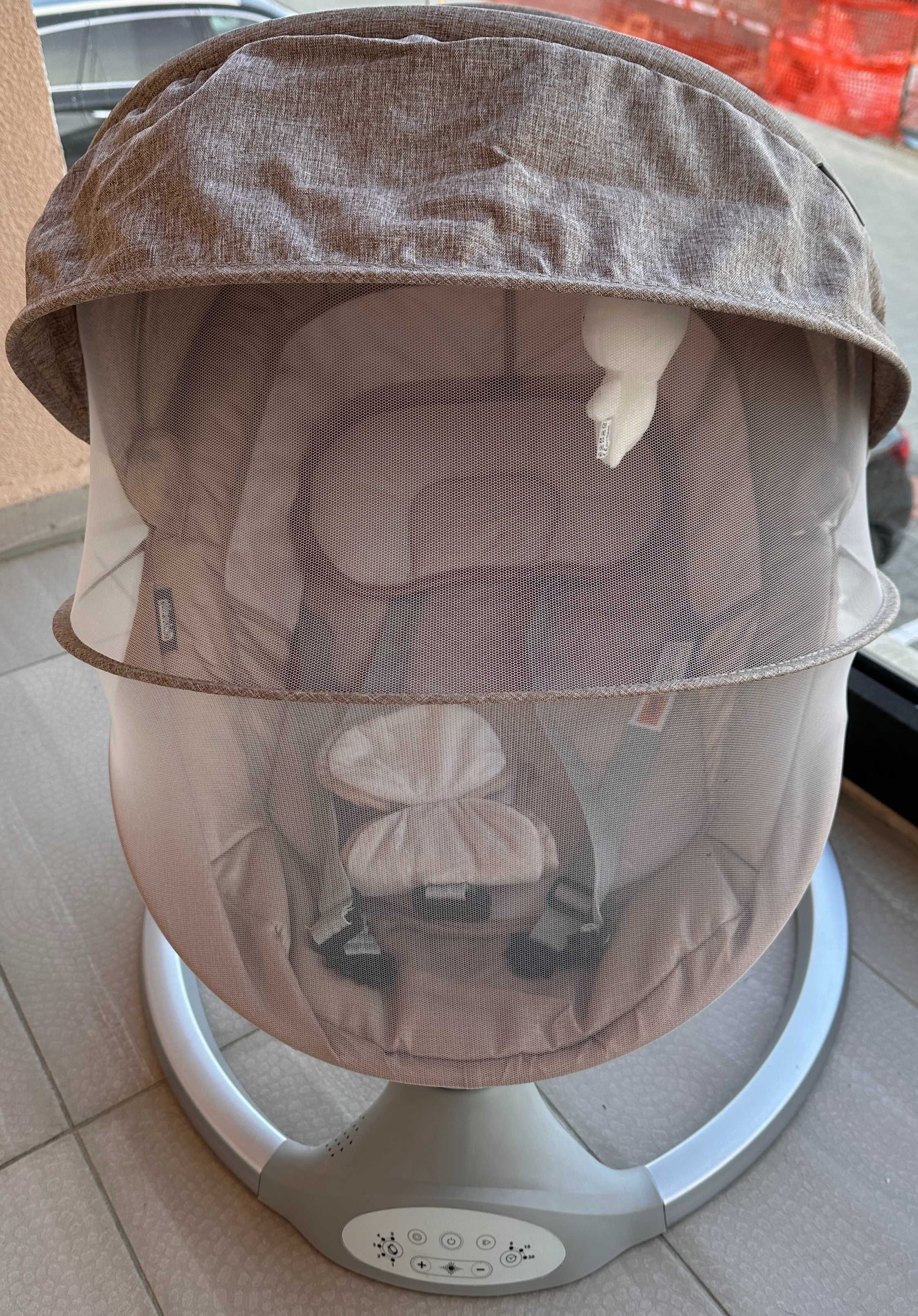 Продавам CHIPOLINO електрическа бебешка люлка NEST