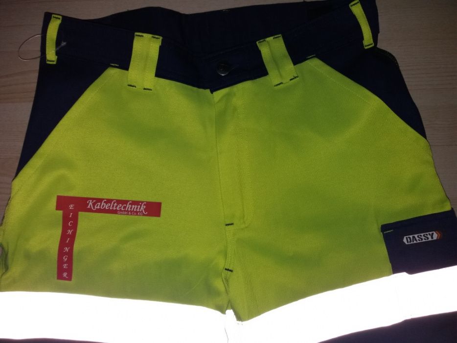 Pantalon scurt Dassy