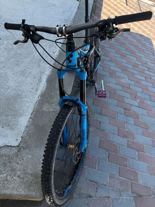 Vând bicicletă Cube fritzz