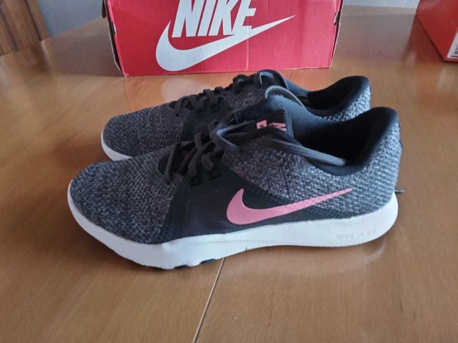 NIKE Flex Trainer - Сив